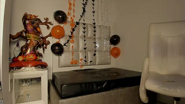 peyton  wat online show from October 29, 12:20 pm