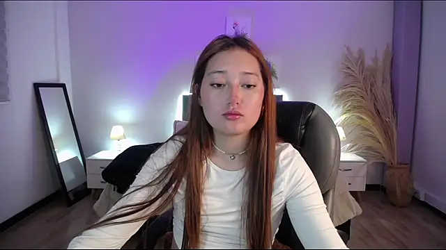 Samara Hilton 2 online show from December 3, 7:49 pm