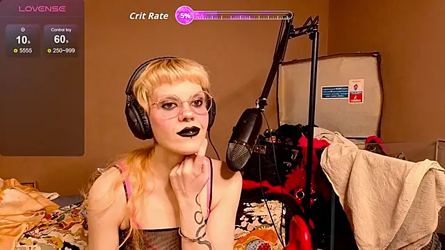 tacodeluxxxe online show from December 2, 5:48 pm