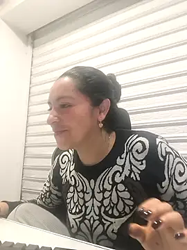 Alisson Stonee online show from February 1, 6:06 pm