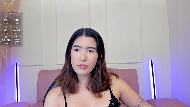 emiilyy cute online show from October 21, 12:31 pm