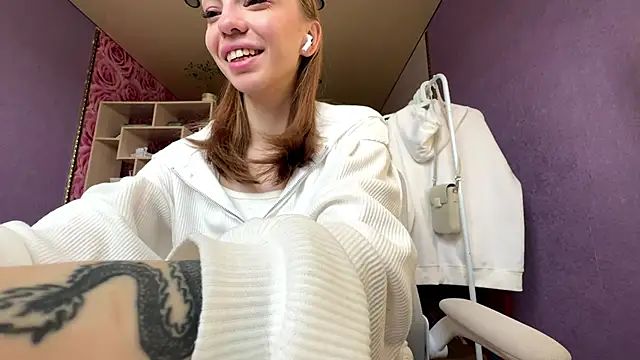 SofiaSmiles online show from October 5, 5:34 am
