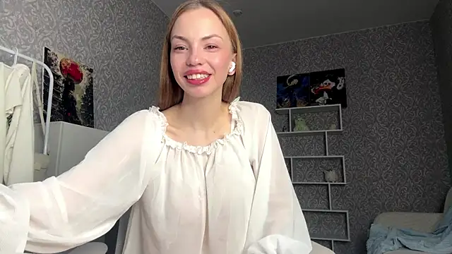 SofiaSmiles online show from October 15, 5:10 am