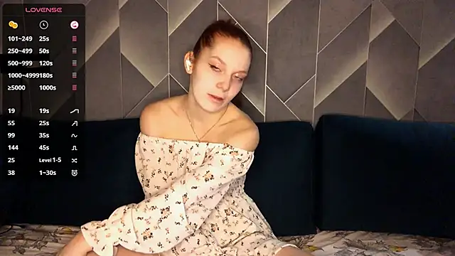 FoxLina online show from October 25, 8:37 pm