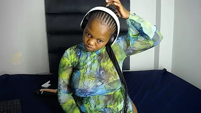 Juiceybileh online show from January 18, 8:05 pm