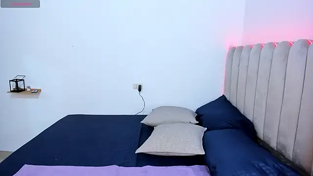 danika moriii online show from December 17, 11:31 pm