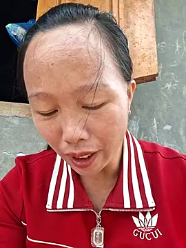 helenzz online show from October 27, 6:09 am