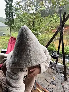 Helen-Tran online show from October 30, 2:14 am