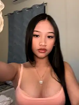 Bunny72772 online show from December 18, 4:45 pm