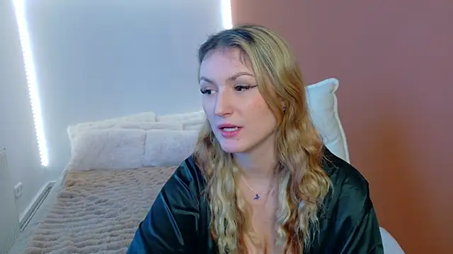 Anaayss  online show from January 16, 7:59 am