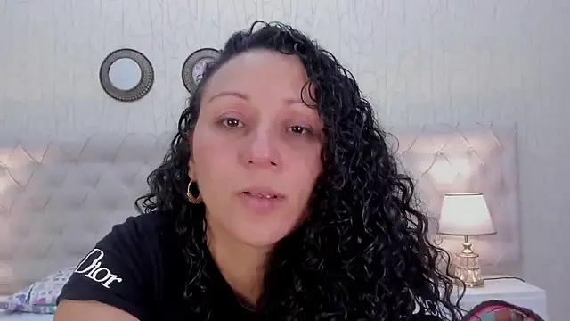 VaniaRose online show from December 2, 1:24 pm