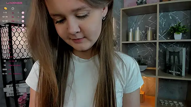 ElenoreReth online show from November 28, 3:15 pm