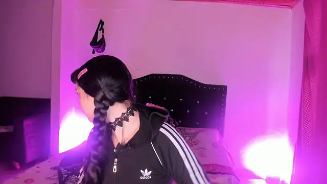 kitty  chs online show from December 4, 11:23 am