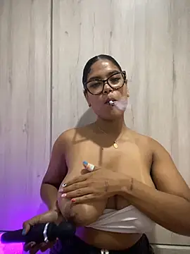 miiabrown18 online show from November 12, 11:19 am