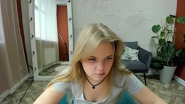 Snapshot of Melissa_199 chatting on October 14, 10:29 am Melissa 199 online show from October 14, 10:29 am