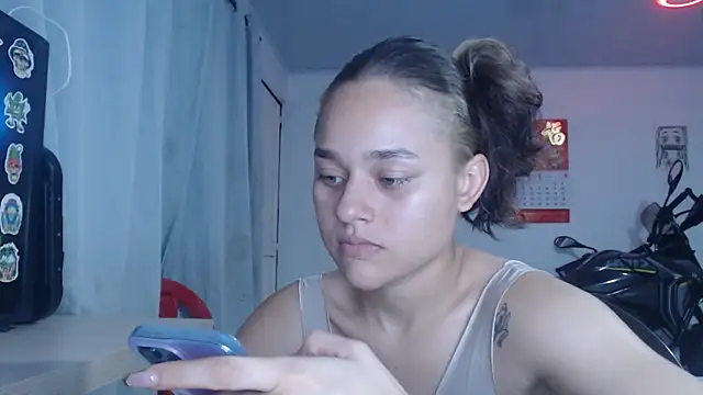 LittleCheerry69 online show from January 9, 4:39 am