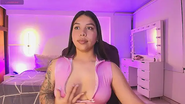 kloe28 online show from April 11, 6:30 am