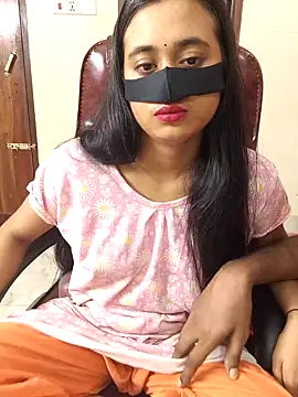 Snapshot of Love_Queen11 chatting on October 22, 6:13 pm Love Queen11 online show from October 22, 6:13 pm