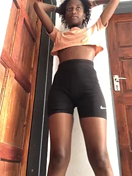 Caramel102004 online show from April 9, 9:37 am