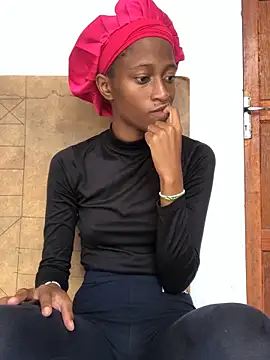 Caramel102004 online show from April 14, 11:54 am