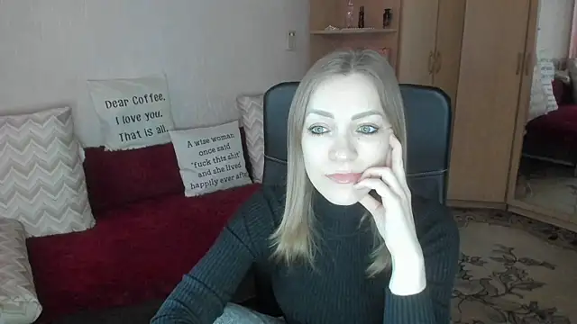 Tiffany Bates online show from March 15, 12:18 pm