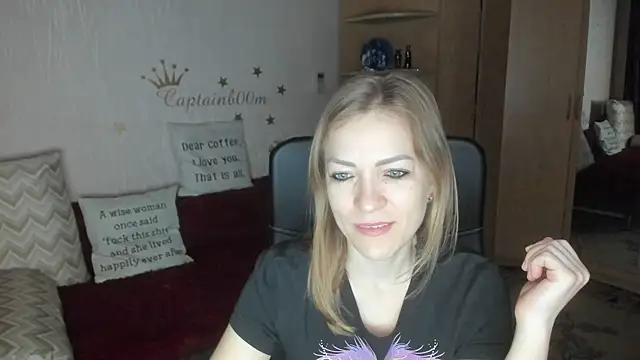 Snapshot of Tiffany_Bates chatting on October 22, 3:33 am Tiffany Bates online show from October 22, 3:33 am