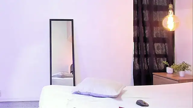 KelaniSilva online show from April 18, 7:07 pm