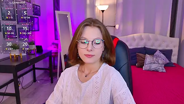 Bubblegum Babe  online show from October 25, 8:05 pm