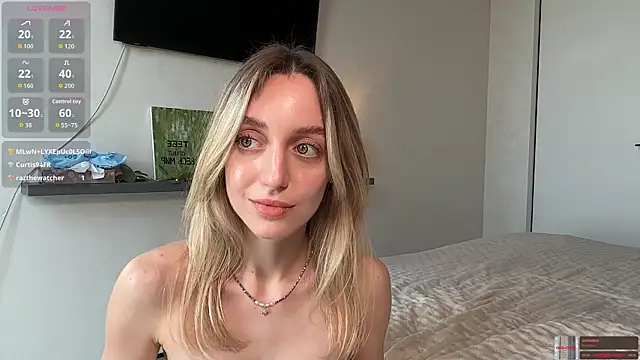 SophieBelll online show from October 31, 11:25 am