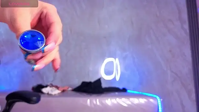 draviana a  online show from February 7, 7:12 am