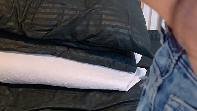 Abrilmirren online show from April 5, 11:42 am