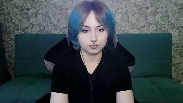 LeisaHopperstad online show from April 12, 2:20 pm