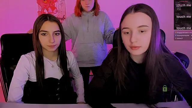 leslie bird online show from February 10, 1:03 pm