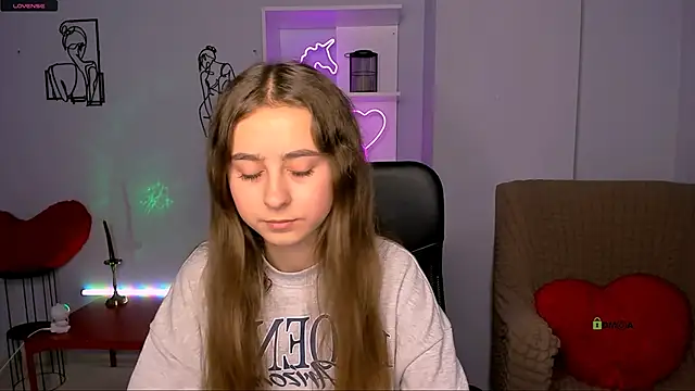 rebecca smile online show from November 10, 1:17 pm