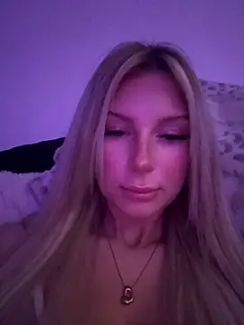 blondeeee online show from April 9, 4:23 pm