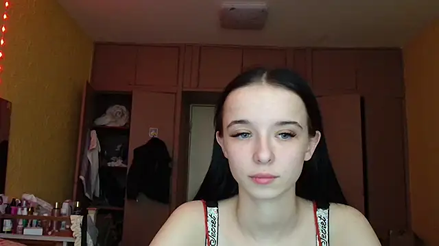 Emilia Light online show from March 21, 9:36 am