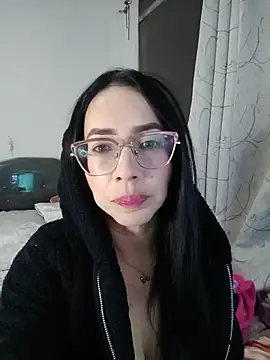 YaraDuartee online show from July 10, 12:01 am