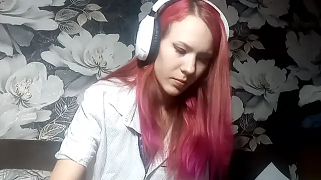 Snapshot of LiaCusson chatting on October 22, 5:51 pm LiaCusson online show from October 22, 5:51 pm