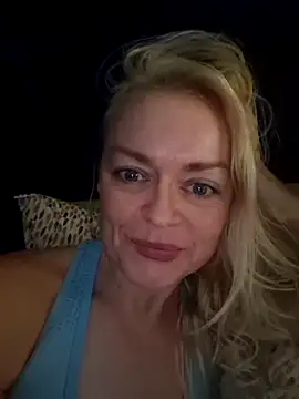 demidelightfulxx online show from November 2, 8:01 pm