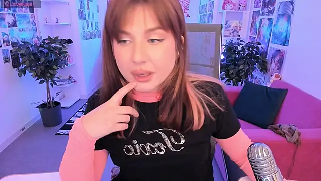 FameyBlum online show from October 16, 9:34 am