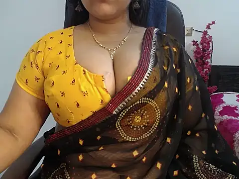 Queen Homaira online show from November 15, 5:41 am