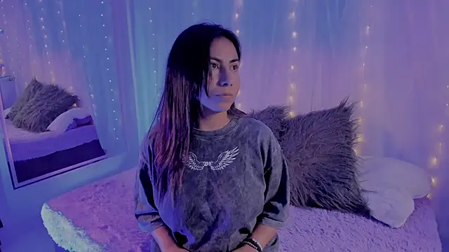 Olivia Morrys online show from June 4, 11:20 pm