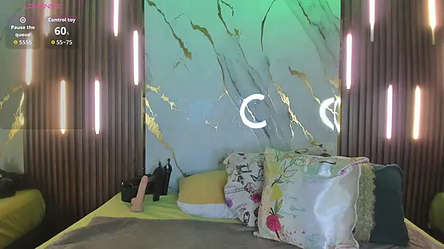 NoahVidall online show from April 17, 6:04 am