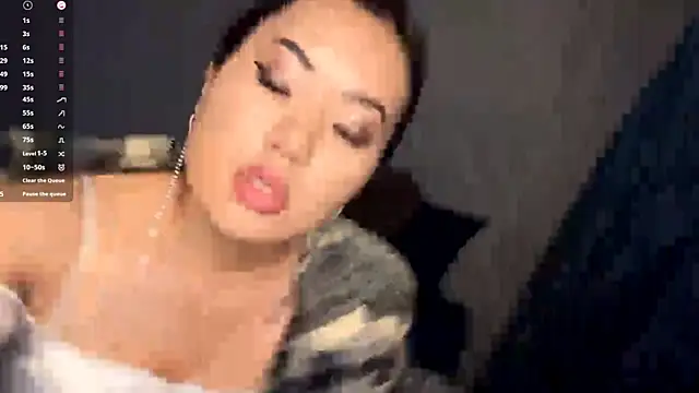 Ur neighbor Kira online show from December 15, 4:45 pm