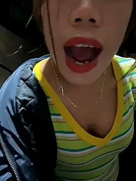 nhinhi-sexy online show from December 3, 10:45 pm