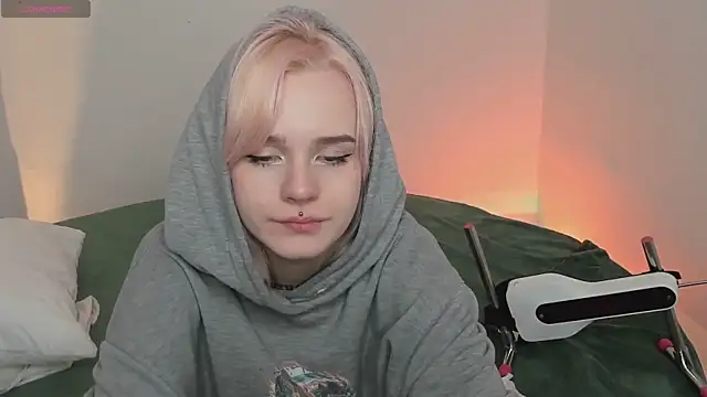 MayWins online show from March 4, 7:15 am