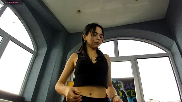 Snapshot of emillly_here chatting on October 23, 9:26 am emillly here online show from October 23, 9:26 am