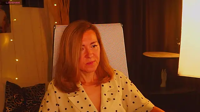Snapshot of DonnaSmitth chatting on October 23, 3:51 pm DonnaSmitth online show from October 23, 3:51 pm