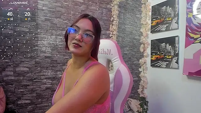 Snapshot of valery__star chatting on October 22, 2:33 pm valery star online show from October 22, 2:33 pm