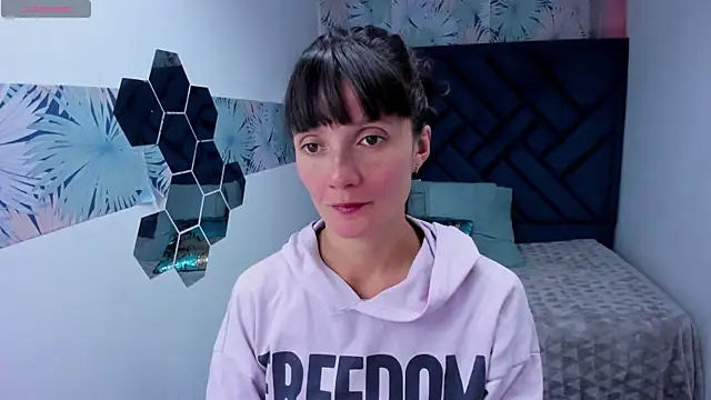 Valery More   online show from April 13, 1:34 pm